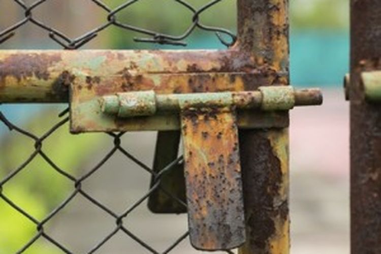 Tak Perlu Risau Bila Pagar Berkarat! Ini Dia Cara Memperbaikinya!