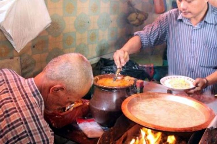 Memanjakan Lidah di Warung Toge Goreng Haji Omah