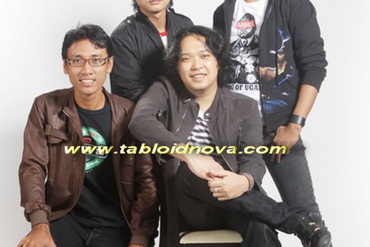 Letto Kesabaran Cinta Di Tengah Hujan Abu Semua Halaman Nova Gak heran kalo kita dengerin lagu di radio, kita udah bisa. tabloid nova grid id