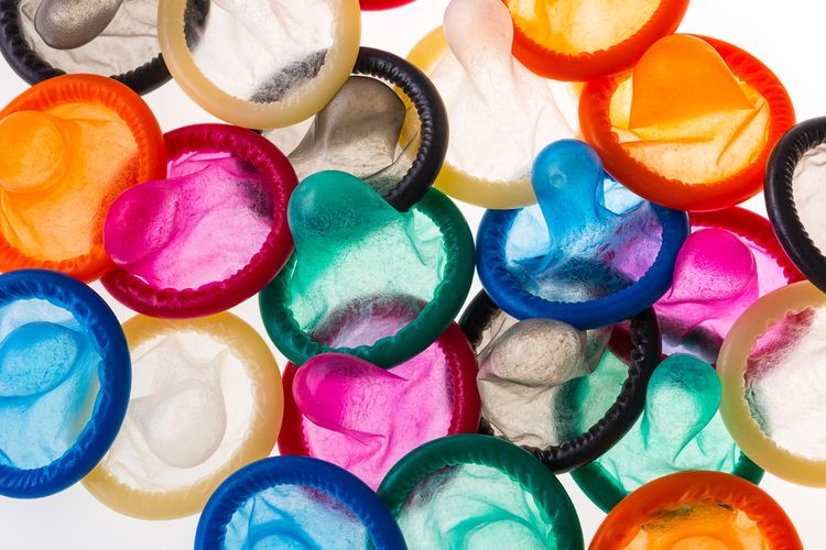 5 Fakta Tentang Kondom yang Buat Seks Lebih Hot! - Semua Halaman - Nova