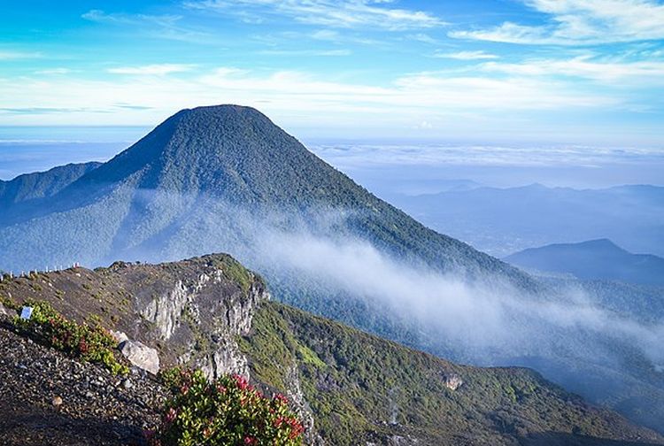 13 Fakta Menarik Gunung Gede Pangrango Dua Gunung Yang Sering Dianggap