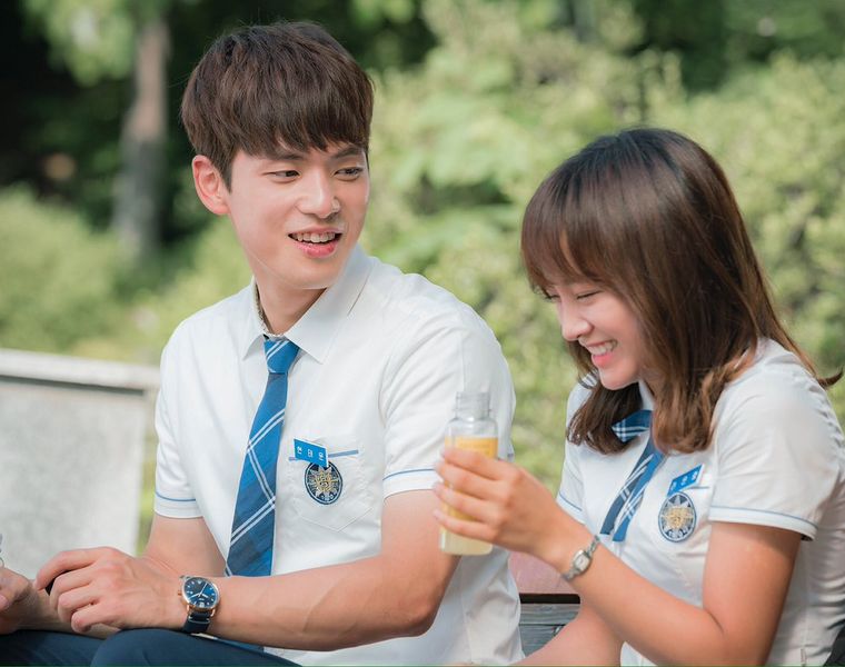 7 Tanda Cowok Lagi Flirting Sama Kita Lewat Media Sosial Semua Halaman Cewekbanget