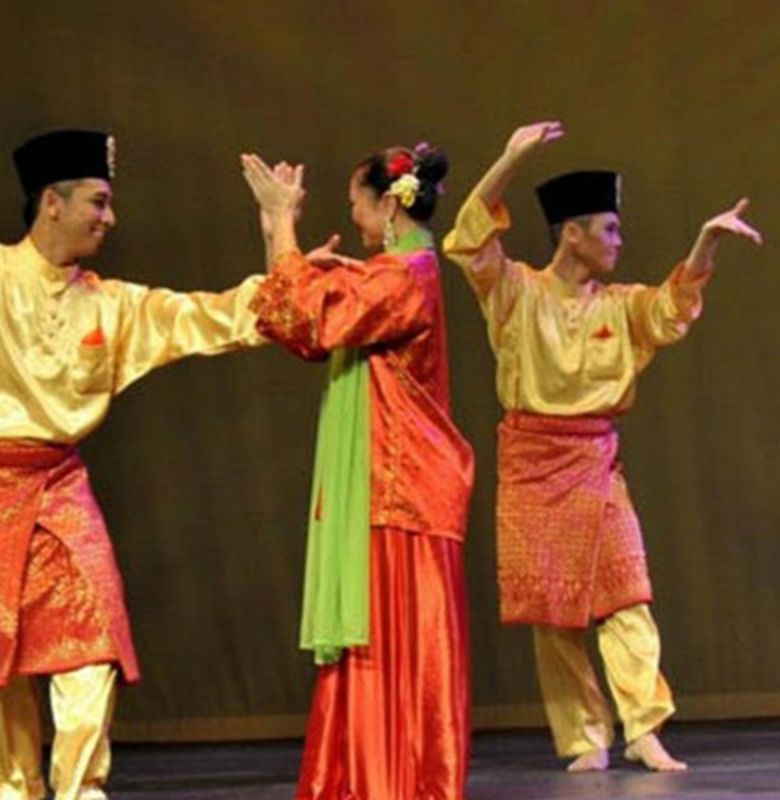 Download Lagu Untuk Tarian Tradisional Indonesia alakae 1259_tari-serampang-dua-belas-foto-indonesianparadisenet