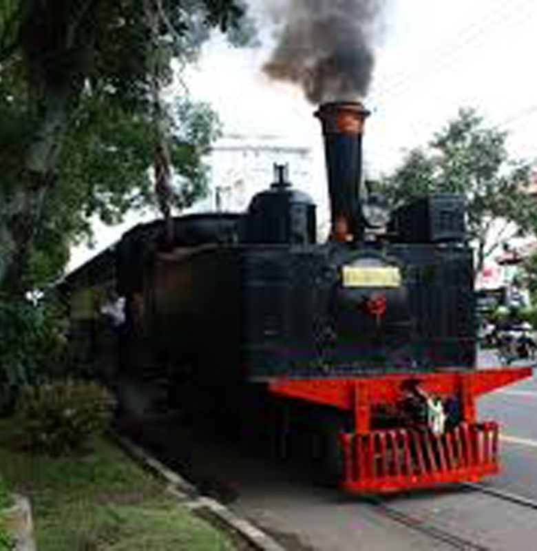 Naik Kereta Api Uap Jaladara Di Solo Bobo