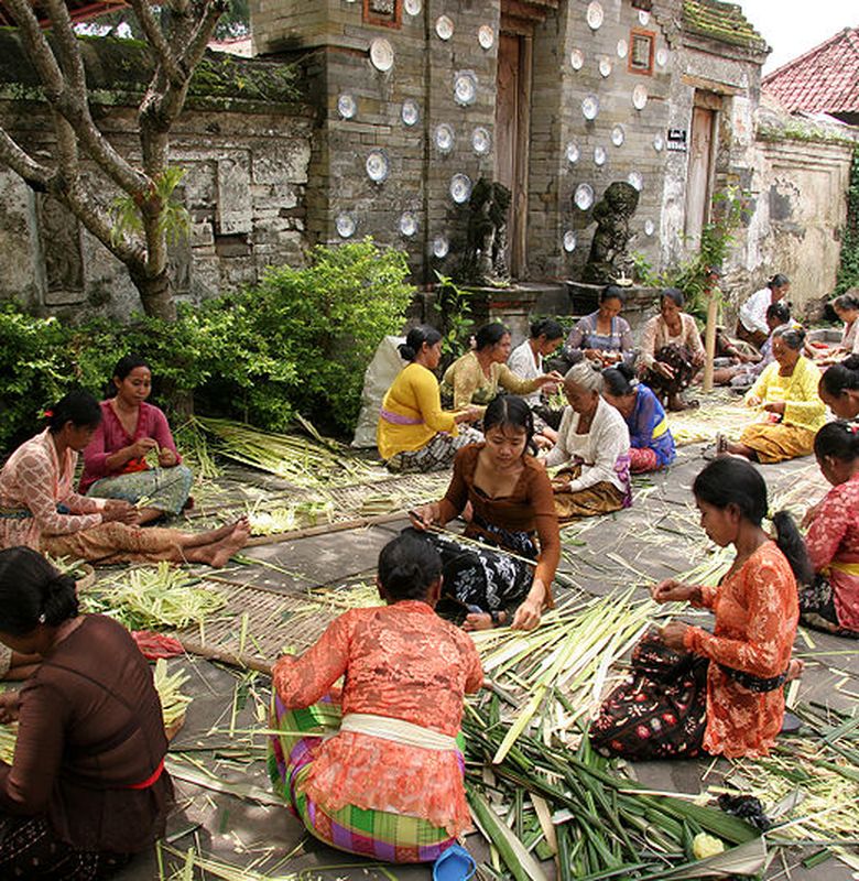 Ngayah Tradisi Gotong Royong Di Bali Yang Bisa Kita Tiru Semua Halaman Bobo