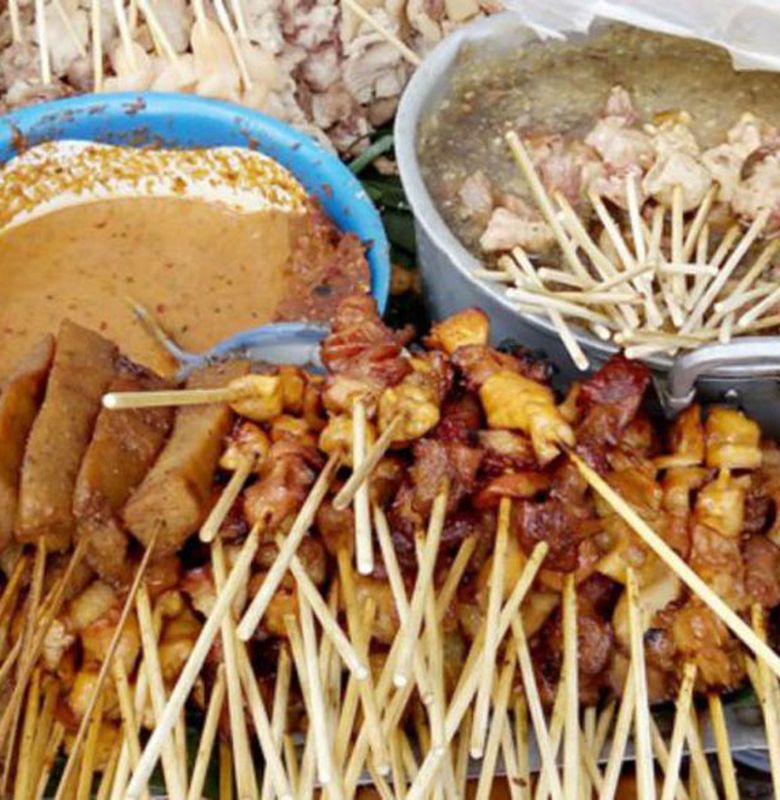 Salam dari kami di perancis. Resep Sate Kere Jeroan - Sate Kere Khas Solo Bobo