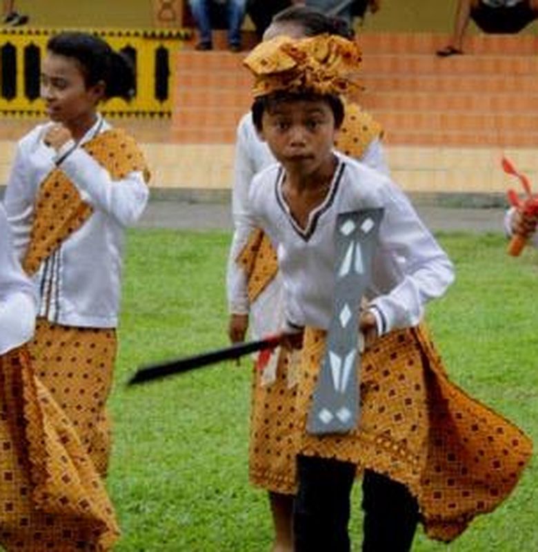 Tari Cakalele Tarian Perang Dari Maluku Semua Halaman Bobo