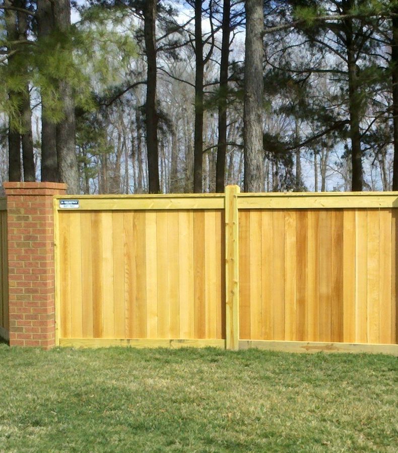 Mengenal Pagar Kayu dan Bata Ekspos