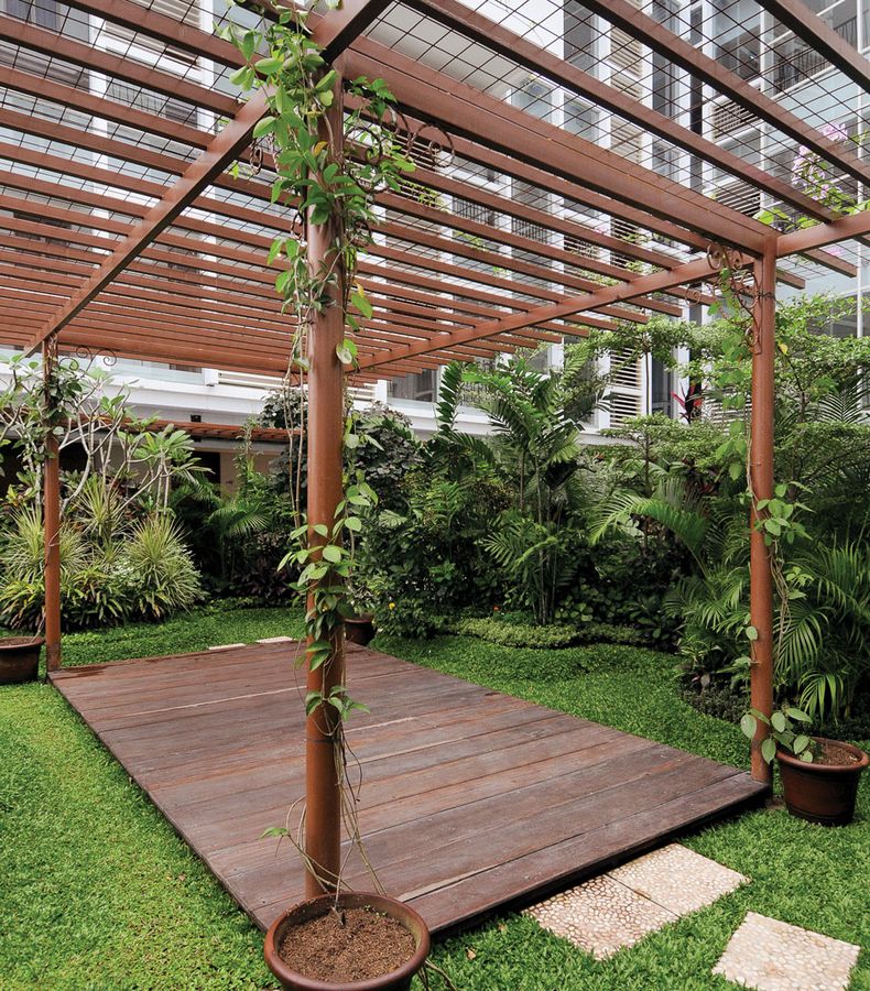 Roof Garden yang Teduh di Tengah Kota