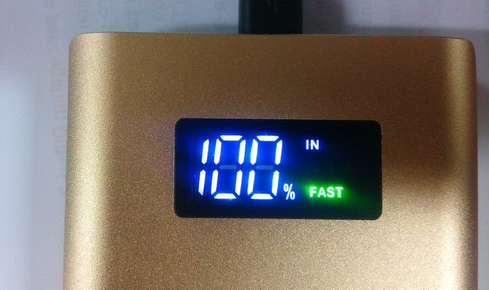 Muncul ikon FAST jika dipakai charger Fast Charging