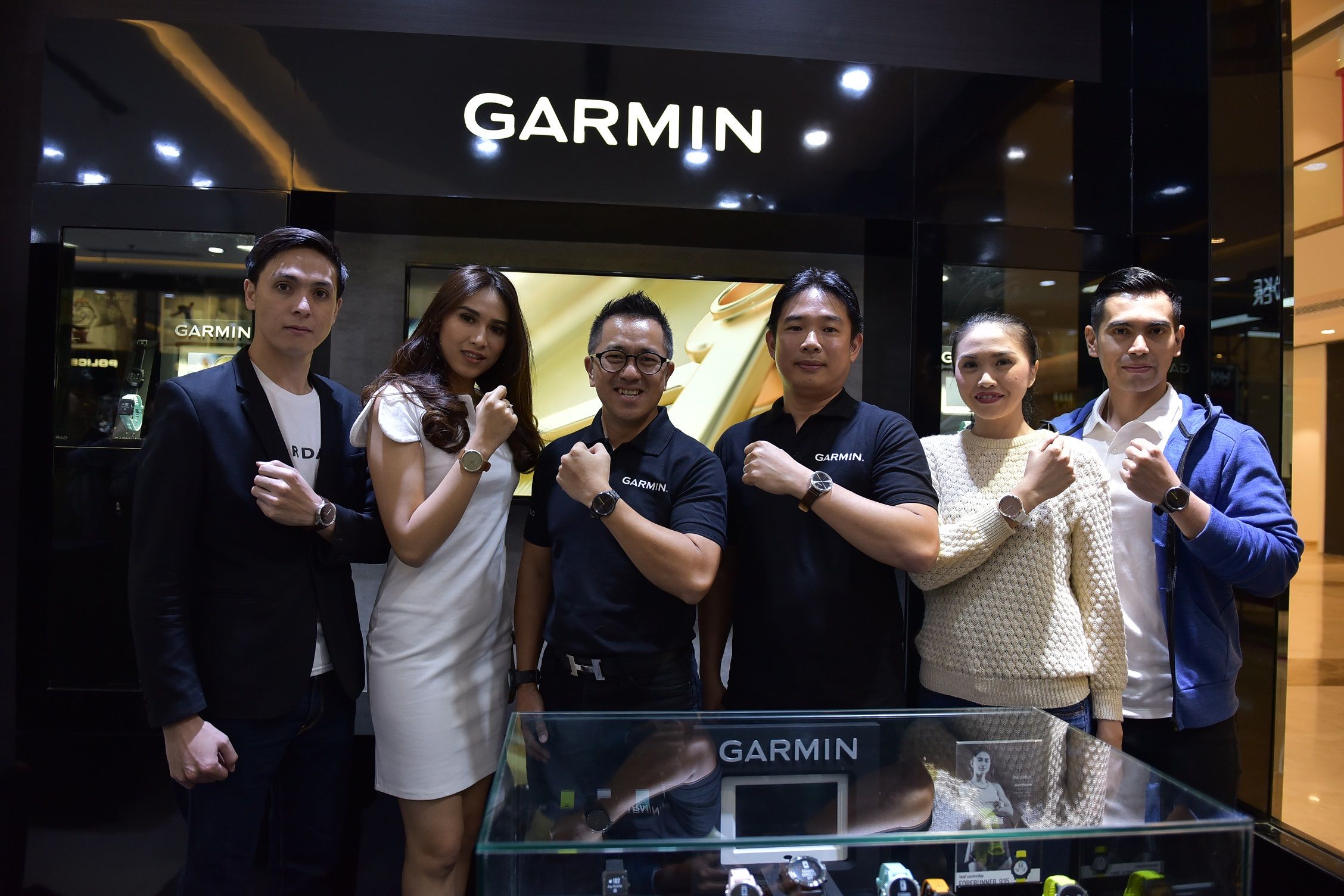 Garmin bekerjasama dengan Watch Studios untuk penjualan vivomove HR