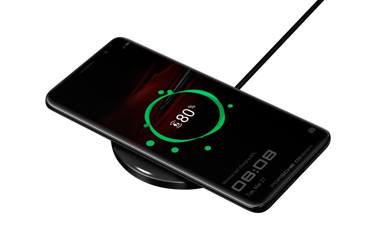 Huawei Mate RS dapat dicharge secara wireless, sesuatu yang belum ada pada P20 maupun P20 Pro
