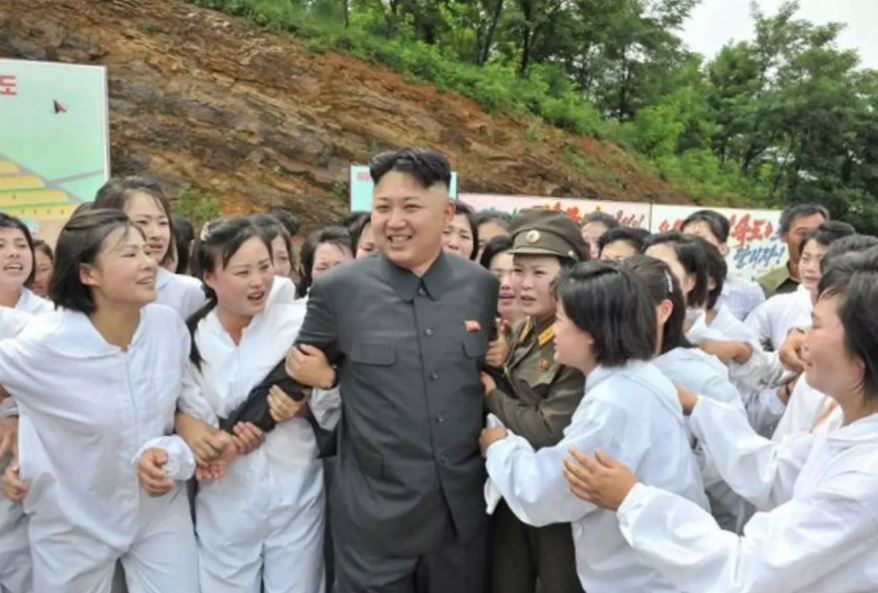 Kim Jong-un dan wanita.