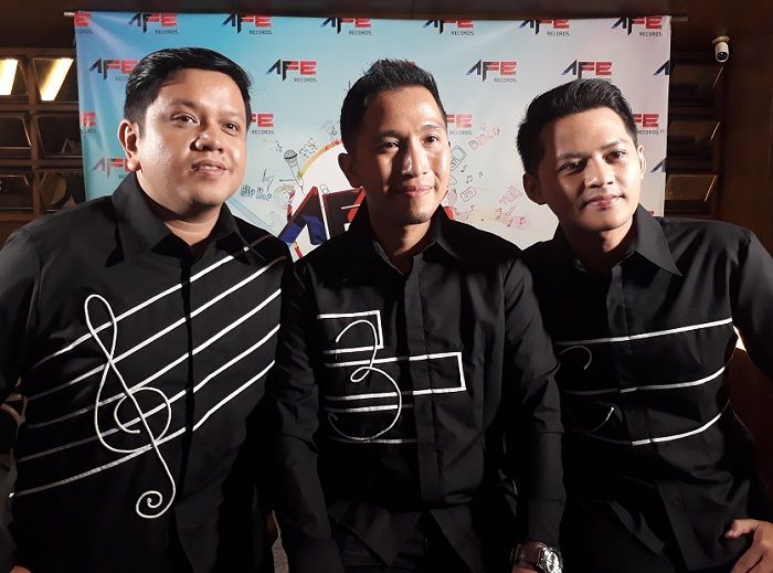 Lirik Lagu 3 Composer Bangun Cinta Arsia Lirik