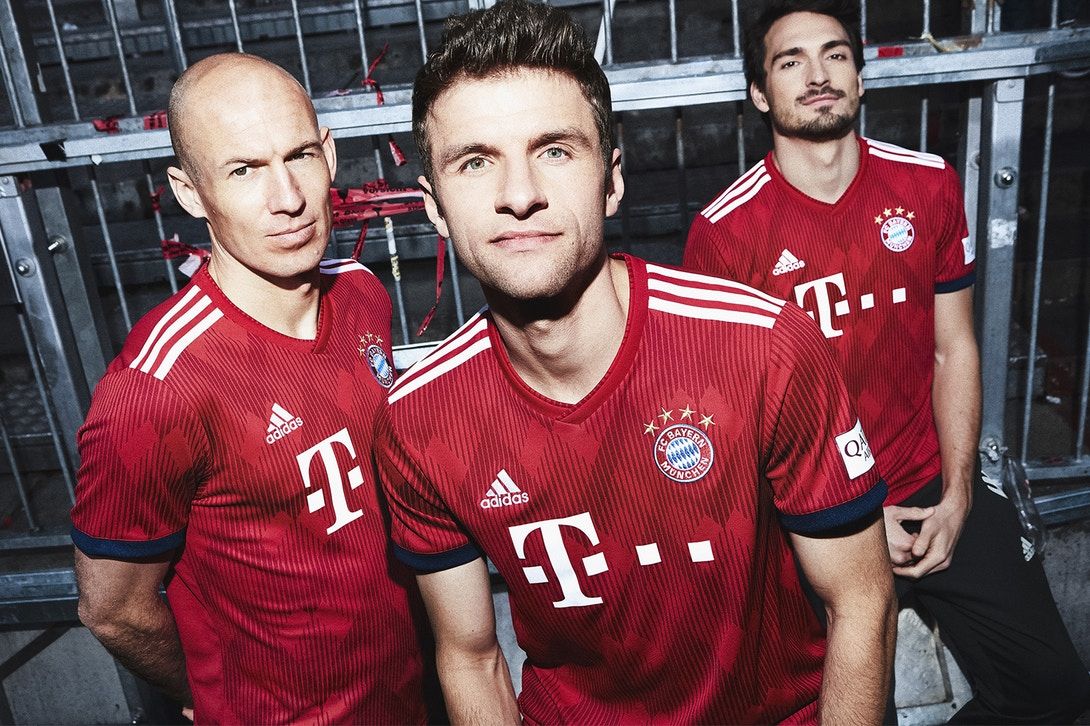 Bayern Muenchen sudah resmi merilis jersey terbaru mereka untuk musim depan.