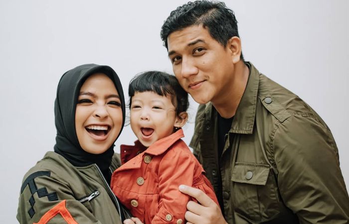 Punya Alasan Khusus Tantri Kotak Lebih Suka Ajak Anak Liburan Ke Alam Bisa Dicontoh Nih