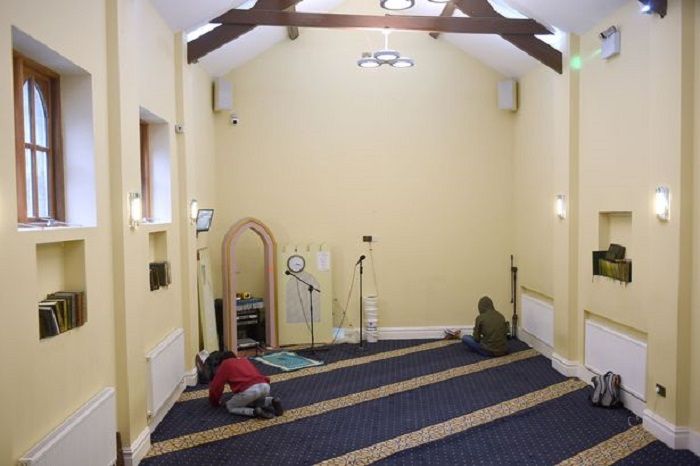 Di dalam masjid Sheikh Abdullah Quilliam di Liverpool.