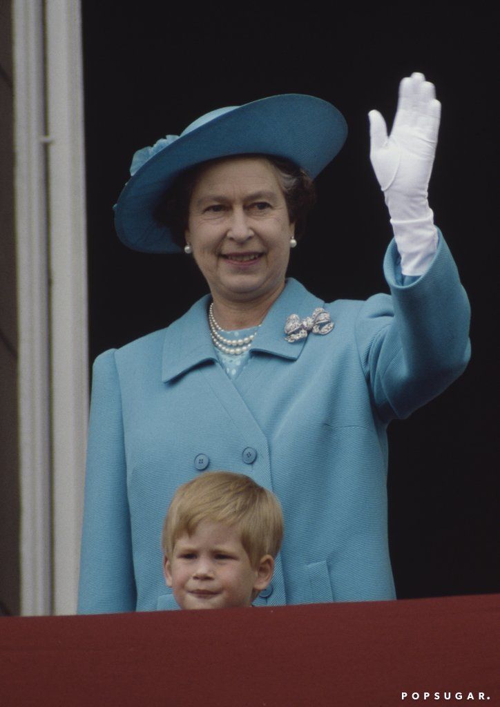 gaya pakaian Ratu Elizabeth II