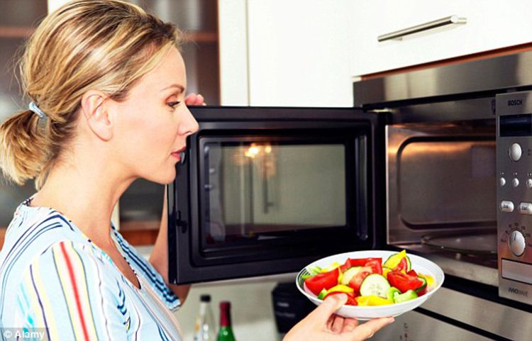 12 cara aman menggunakan microwave