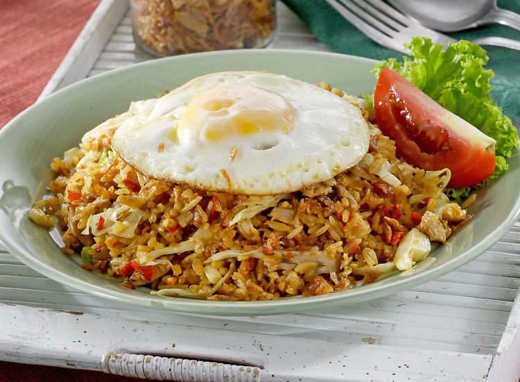 Ilustrasi nasi goreng Jawa teri.
