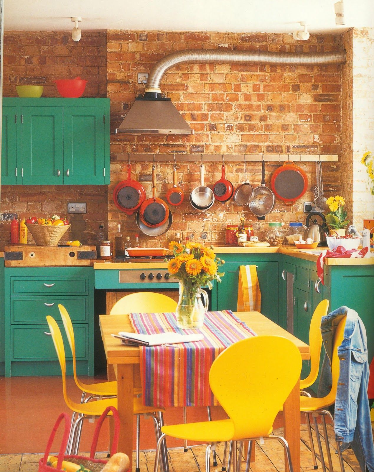 colorful kitchen | dok. myamazingthings.com