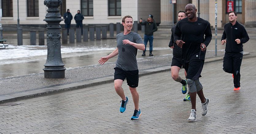 Mark Zuckerberg dengan para bodyguard-nya