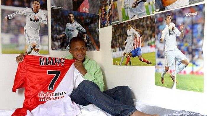 Kamar Kylian Mbappe