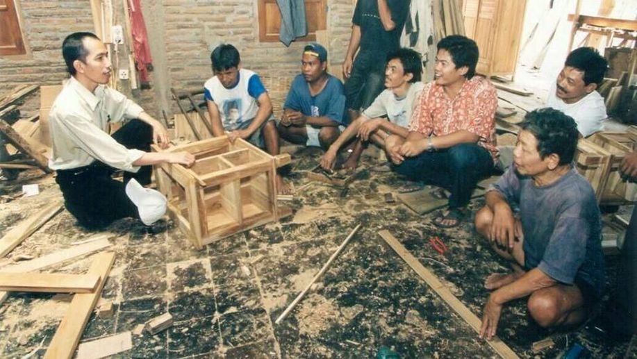 Jokowi muda berbisnis mebel