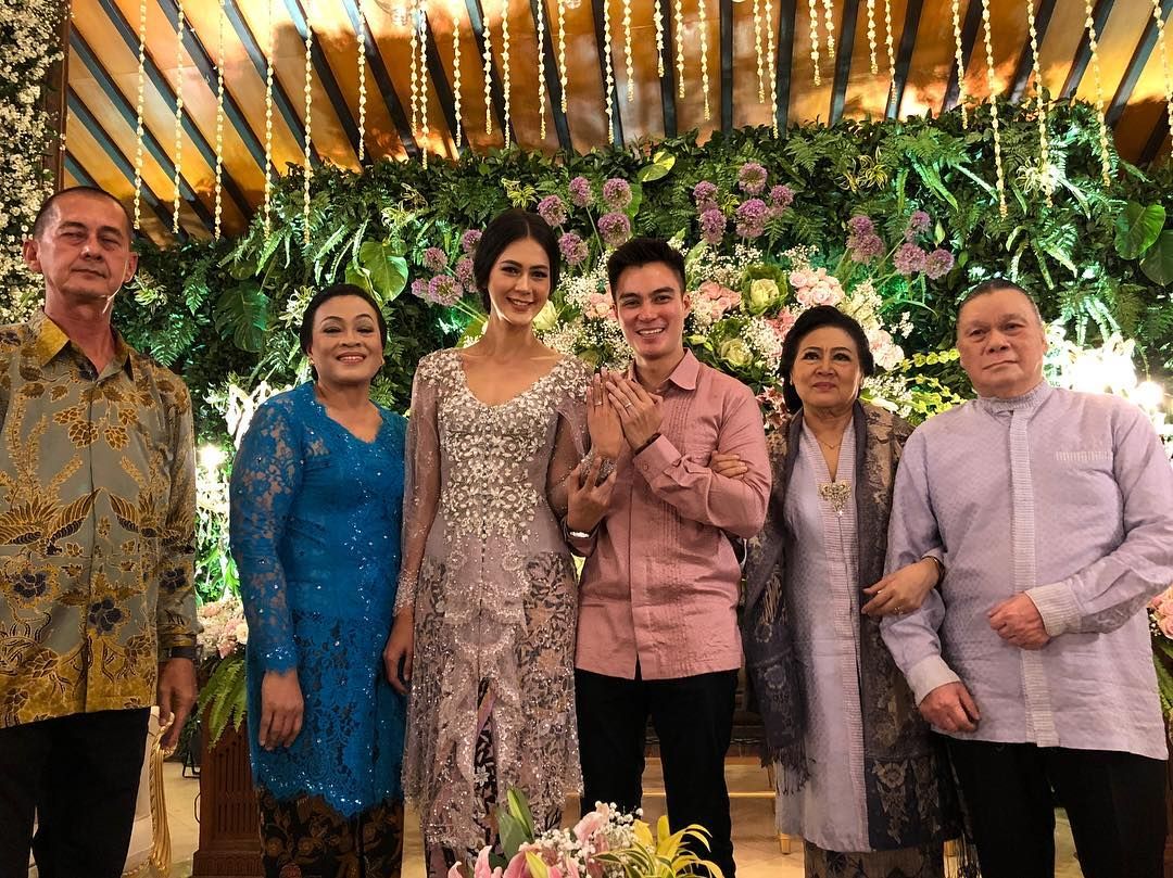 Baim Wong dan Paula Verhoeven akhirnya telah resmi bertunangan pada Sabtu (21/7/2018) di Semarang.