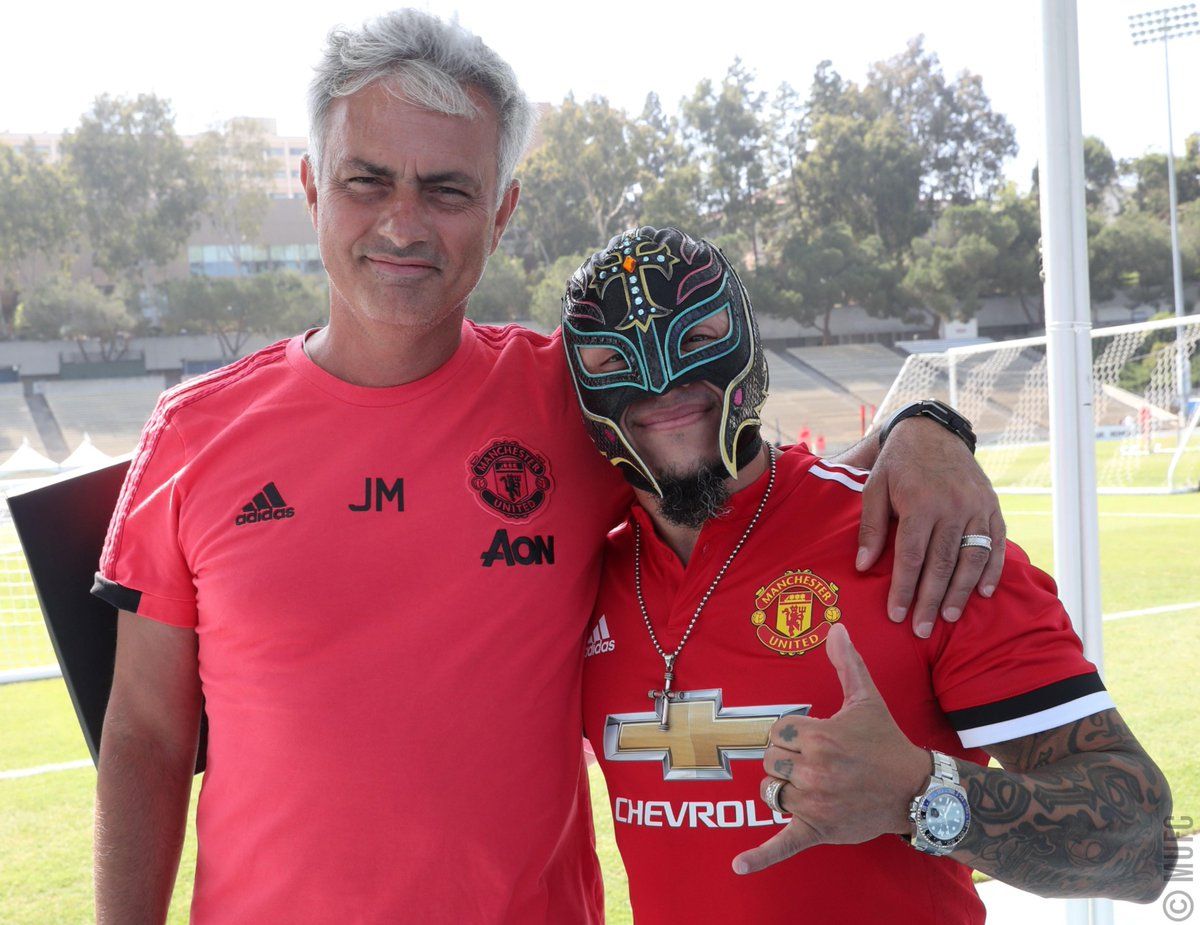 Jose Mourinho dan Rey Mysterio