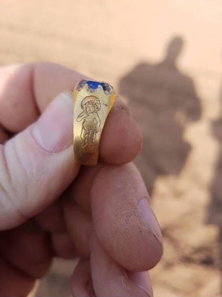 22 Mimpi Nemu Cincin Emas Info Dana Tunai