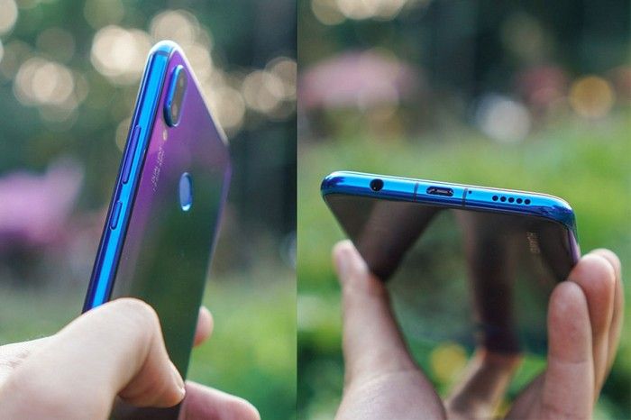 Huawei Nova 3i masih mengandalkan konektor micro-USB (foto kanan). Tombol daya dan pengatur volumenya ada di sisi kanan perangkat