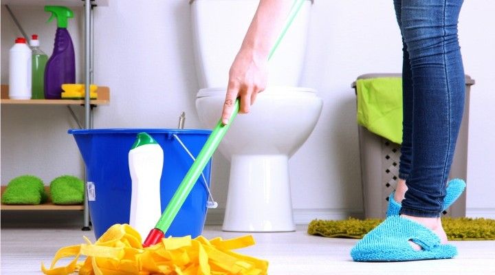 bersihkan kamar mandi agar tidak jamuran