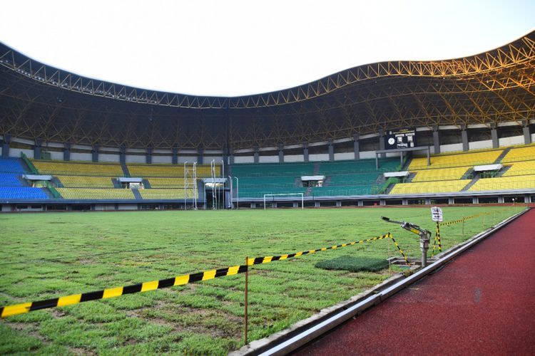 Tampilan Stadion Patriot Candrabraga Ketika Direnovasi