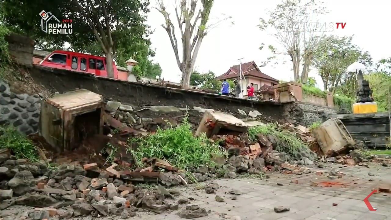 VIDEO: Gempa Lombok Bikin Tembok Bangunan Bersejarah di Bali Roboh