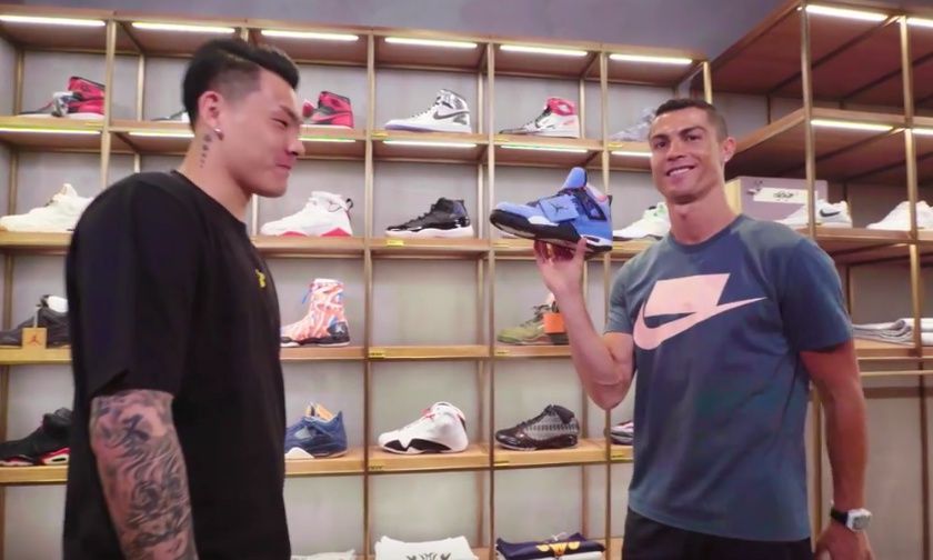 Cristiano Ronaldo belanja sneakers