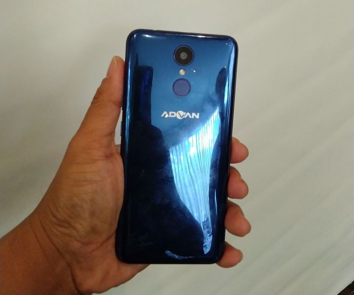 Advan i6 Unlimited back cover