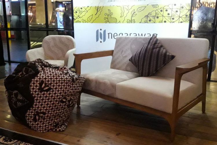 Fabelio berkolaborasi dengan Negarawan memproduksi furnitur bermotif batik.