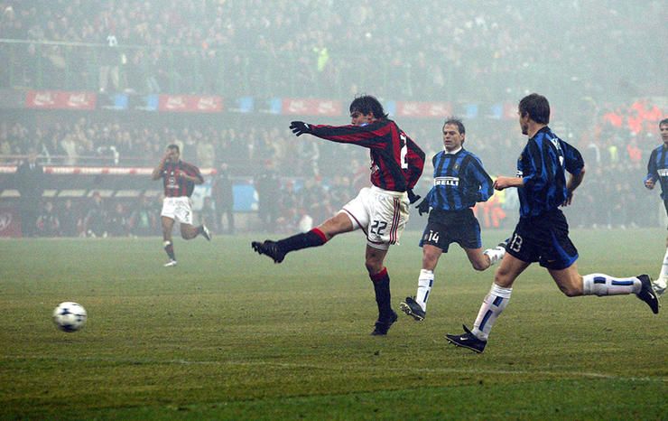 AC Milan's Kaka scores his sides equalising goal