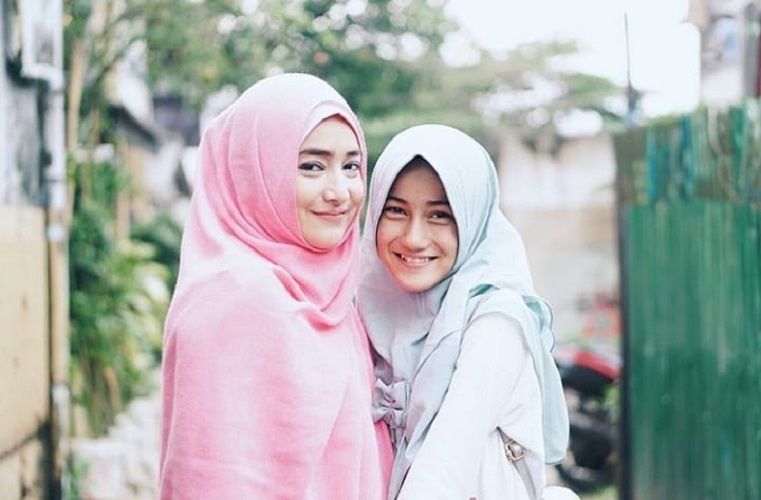 Mirip Cindy Fatika Sari Meski Bukan Anak Kandung Ini Sosok Pemeran Farhana Dalam Tukang Ojek Pengkolan Semua Halaman Nova