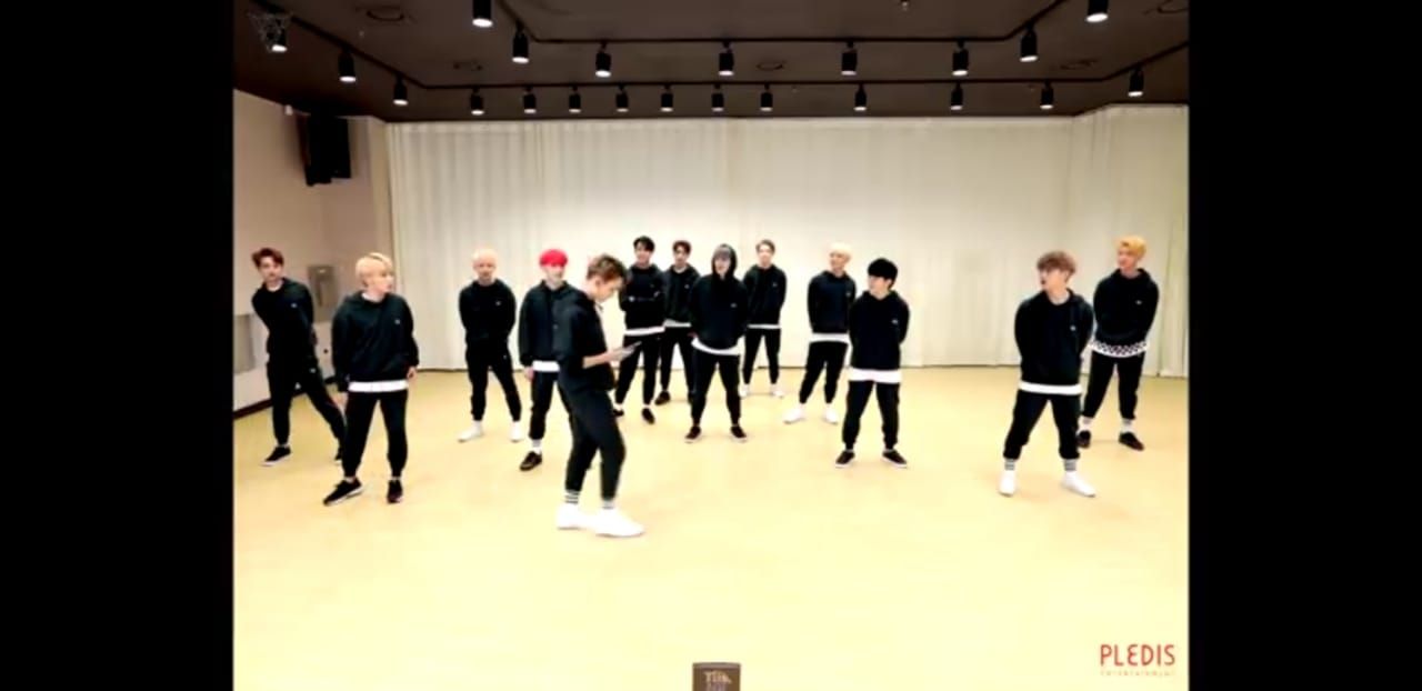 Ruang latihan di gedung Pledis