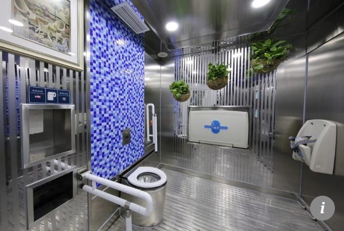 Penampakan dalam toilet baru di China