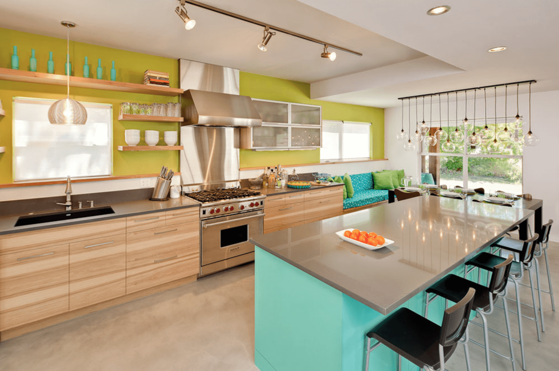 Desain dapur dengan warna kreatif