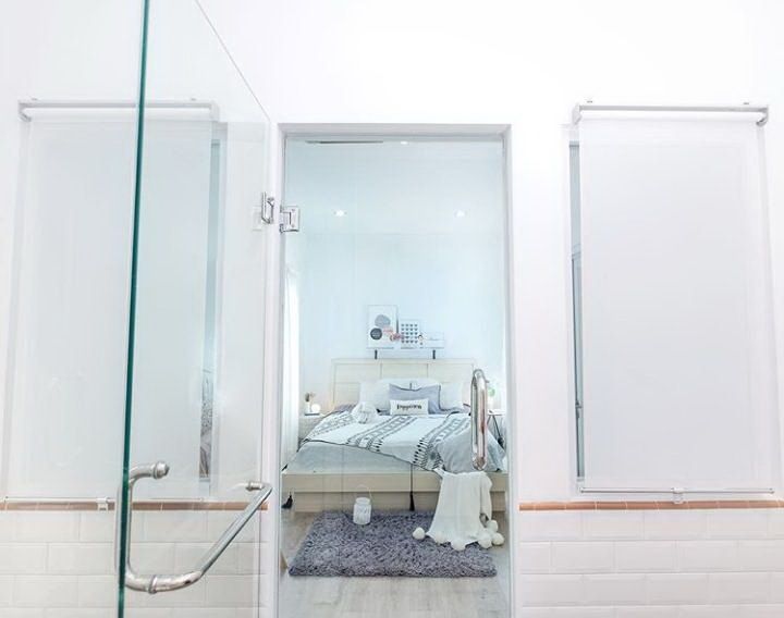 Kamar mandi milik  @nova_queenova langsung terhubung dengan kamar tidur. 