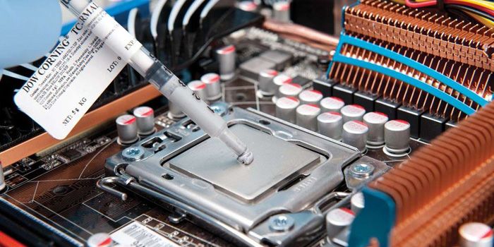 Thermal Paste merupakan krim menghantar panas yang menghubungkan permukaan prosesor dengan mekanisme pembuang panas.