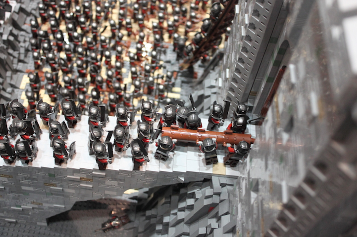 Perang Helm's Deep di Lord of the Rings yang Disusun dari LEGO