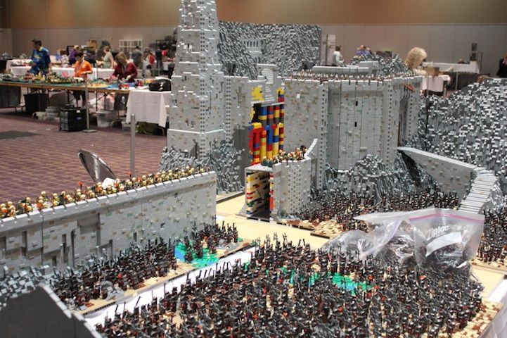 Perang Helm's Deep di Lord of the Rings yang Disusun dari LEGO