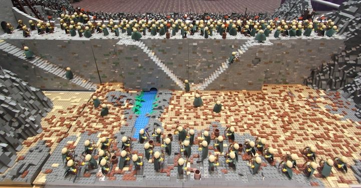 Perang Helm's Deep di Lord of the Rings yang Disusun dari LEGO