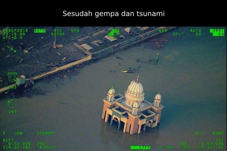 Masjid Arkham Babu Rahman atau Masjid Terapung di Pantai Talise, Palu, Sulawesi Tengah, mengalami kerusakan akibat gempa dan dihantam tsunami.