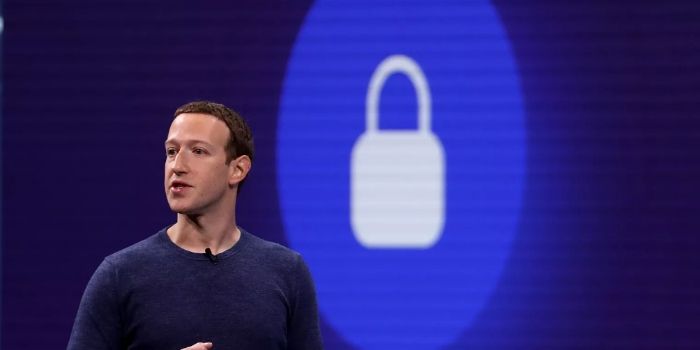 Mark Zuckerberg selaku CEO Facebook meminta timnya untuk meningkatkan keamanan media sosial tersebut.